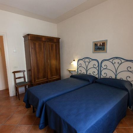 Hotel Locanda Degli Artisti Borgo San Lorenzo Bagian luar foto