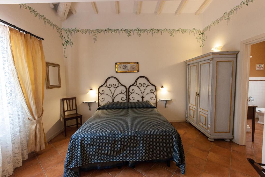 Hotel Locanda Degli Artisti Borgo San Lorenzo Ruang foto