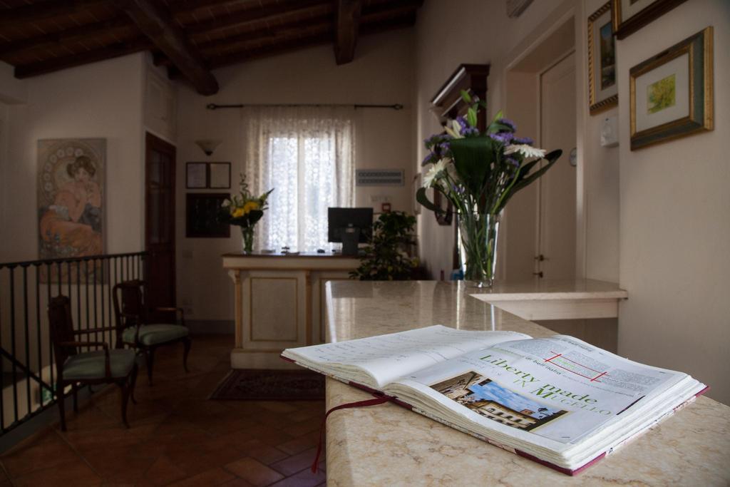 Hotel Locanda Degli Artisti Borgo San Lorenzo Bagian luar foto