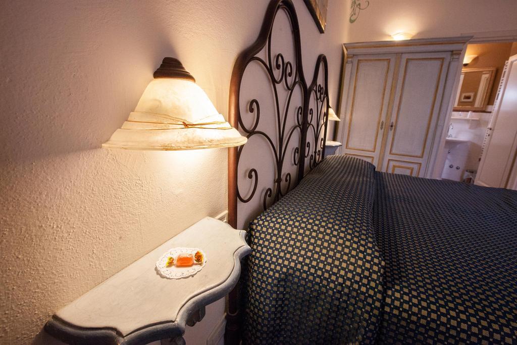 Hotel Locanda Degli Artisti Borgo San Lorenzo Ruang foto