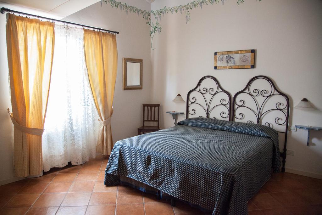 Hotel Locanda Degli Artisti Borgo San Lorenzo Ruang foto