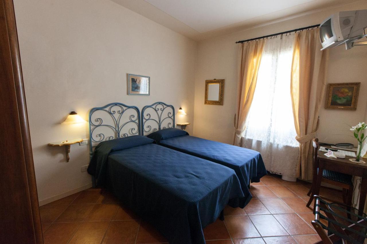 Hotel Locanda Degli Artisti Borgo San Lorenzo Bagian luar foto